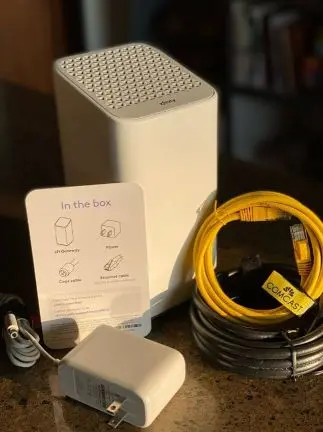 Xfinity xFi gateway unboxing with required cables and instructions