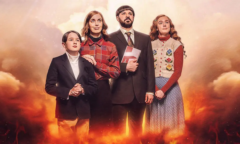 Everyone Else Burns (The CW) Everyone Else Burns (The CW)